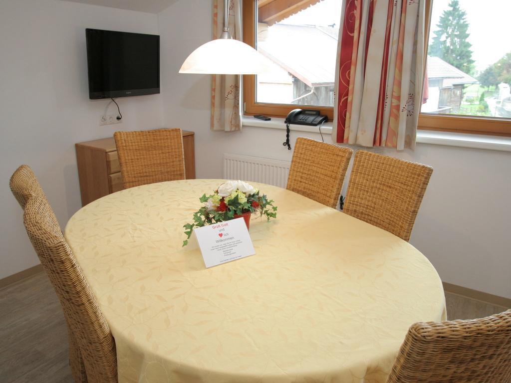 Charming Apartment In Uderns With Balcony Ngoại thất bức ảnh
